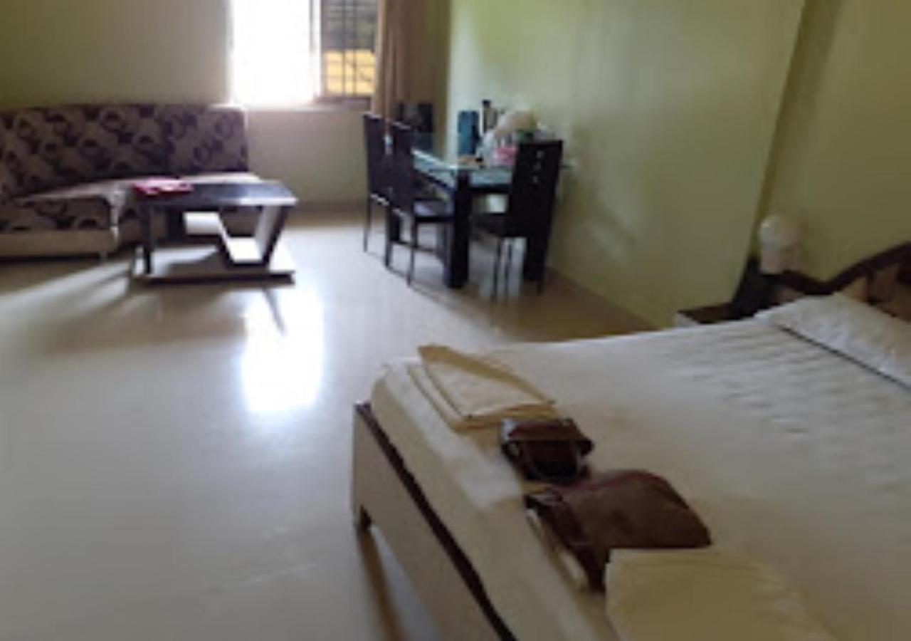 Hotel Blue Paradise Chandrapur Eksteriør billede